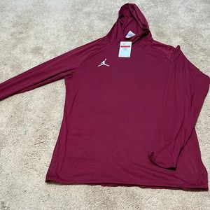 NWT Men’s Jordan Hooded LS tee.